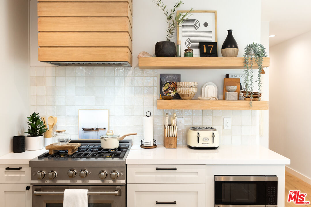 17 Sunset Ave Unit: 1