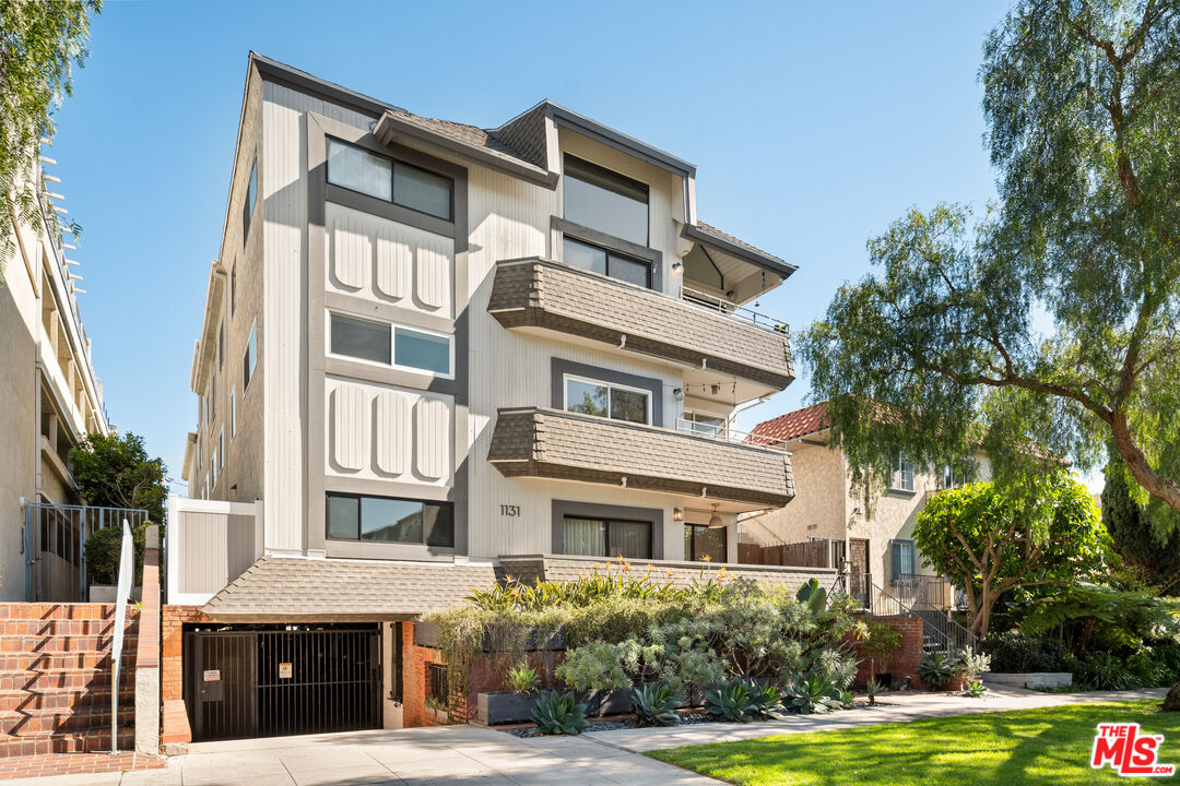 1131 12th St Unit: 102