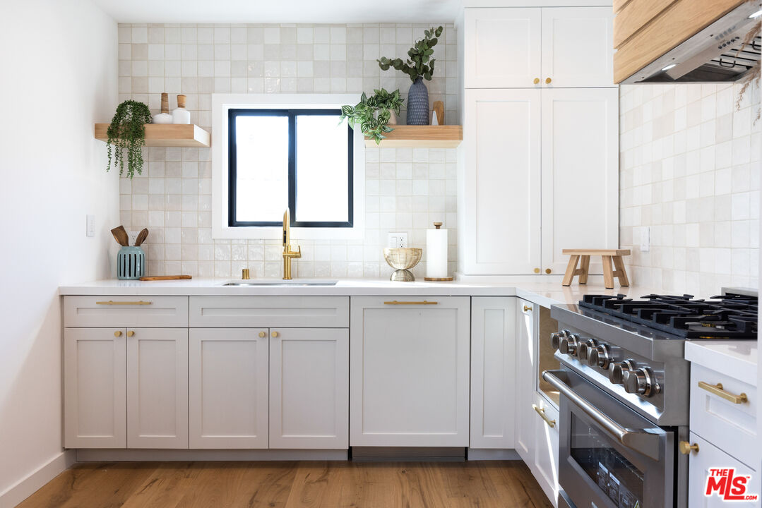 17 Sunset Ave Unit: 2