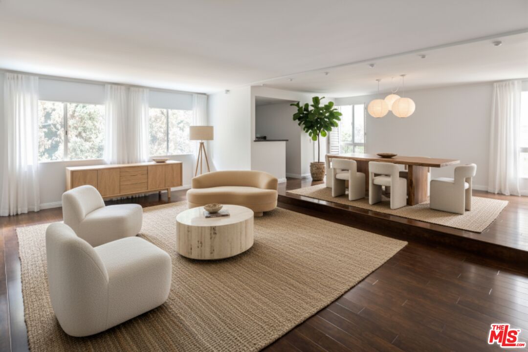 2318 Fox Hills Dr Unit: 105