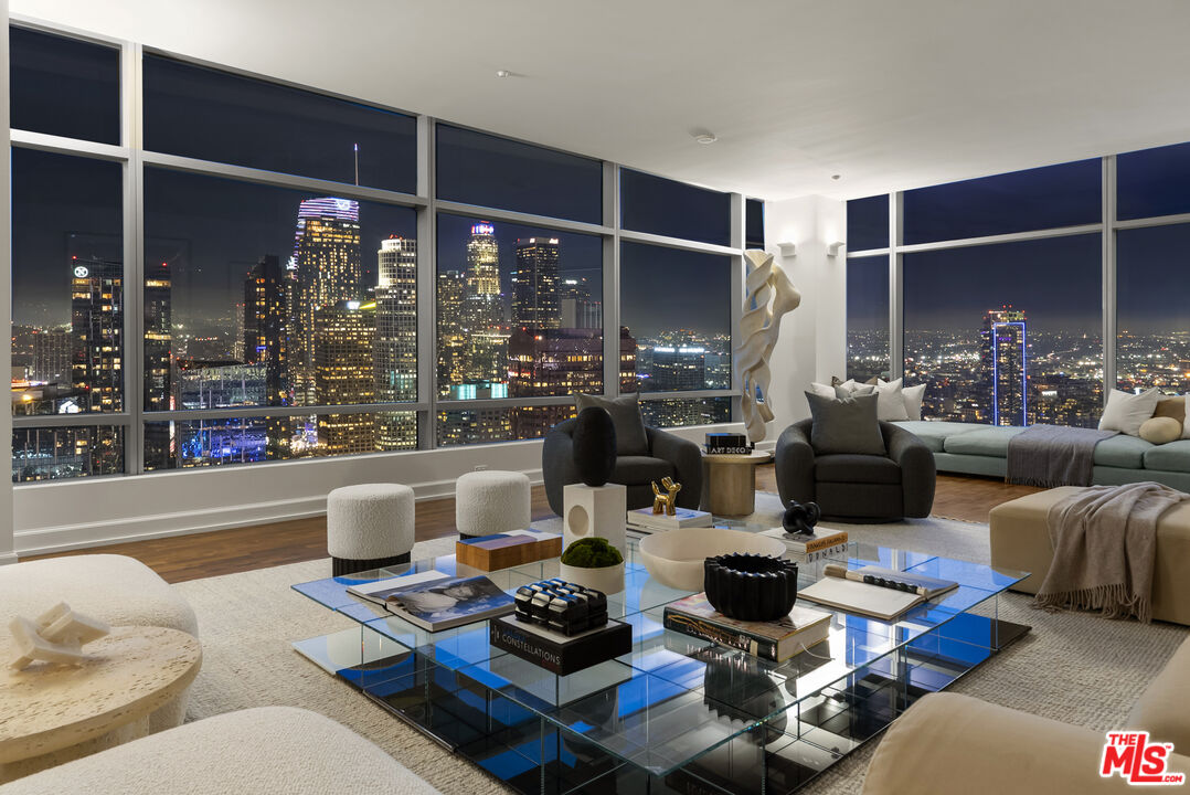 Photo of 900 W Olympic Blvd, Los Angeles, CA 90015