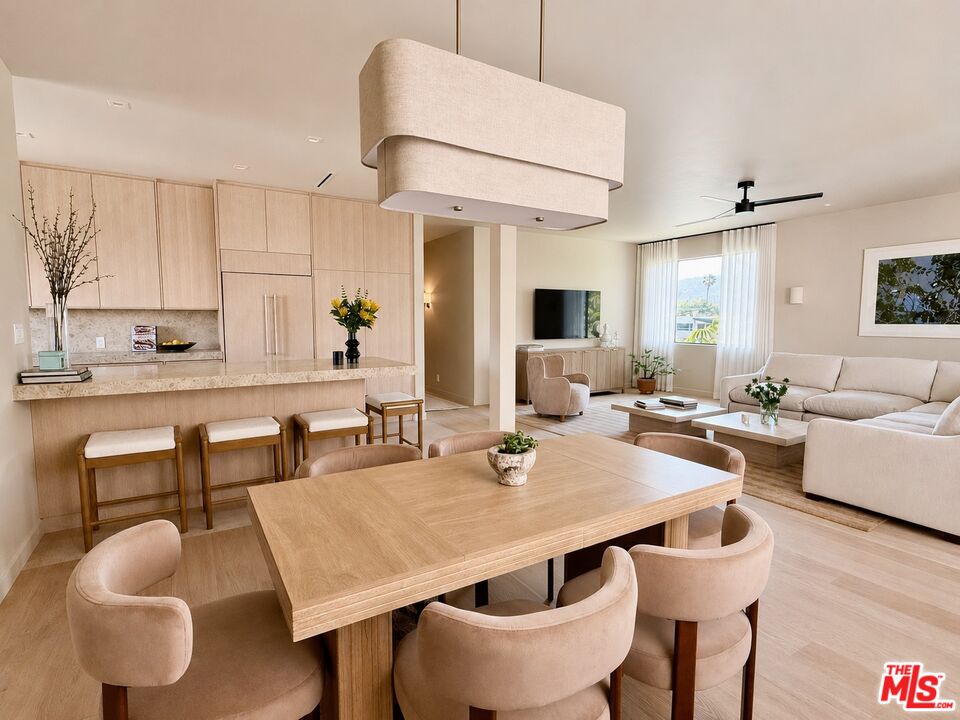 126 N Croft Ave Unit: 302