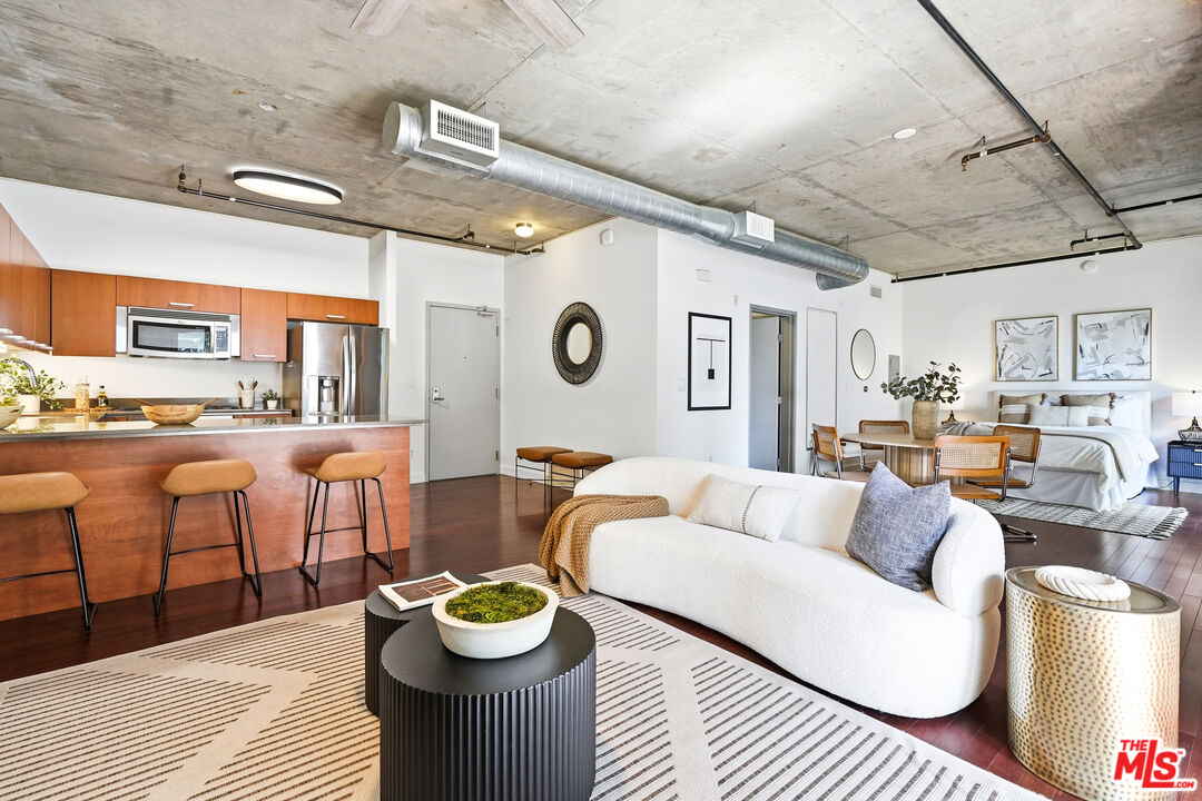 Photo of 645 W 9th St #342, Los Angeles, CA 90015