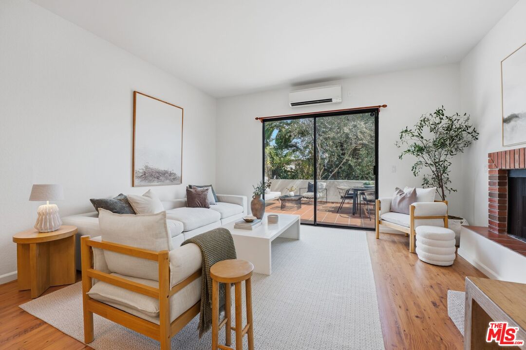 3665 Empire Dr Unit: 1