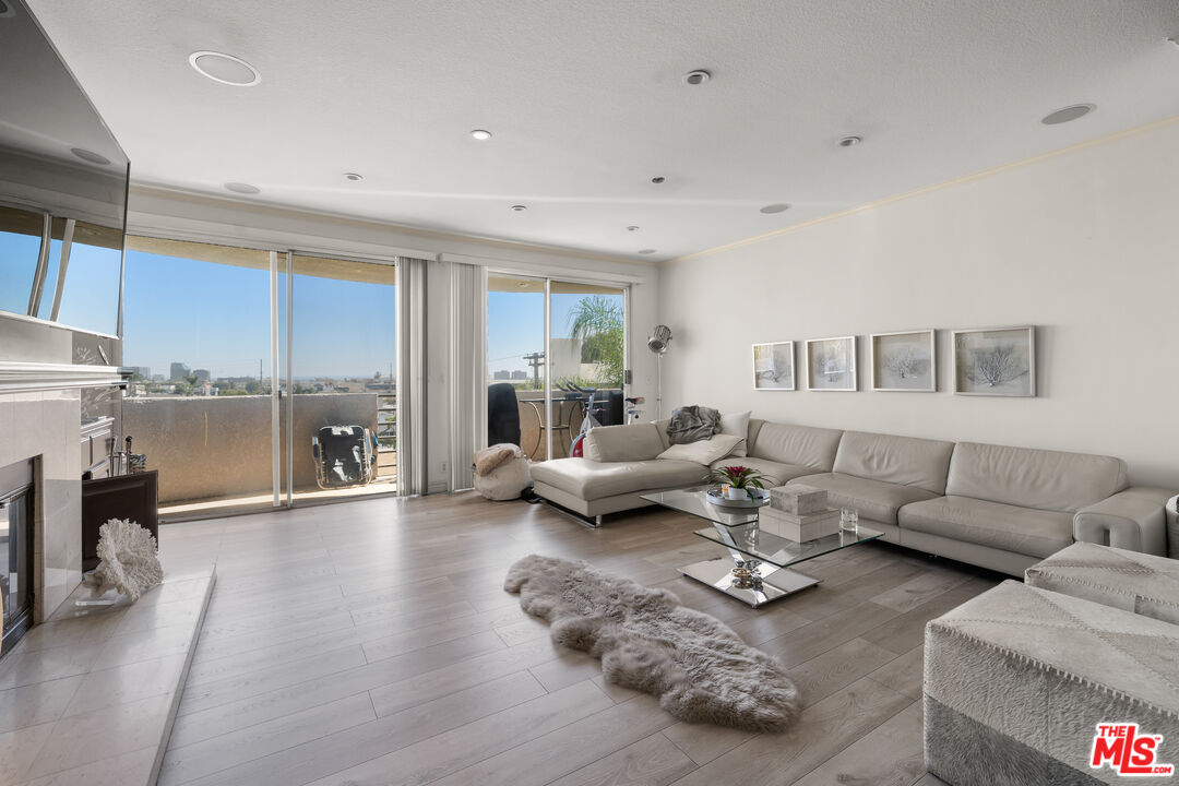 11535 Rochester Ave Unit: 301