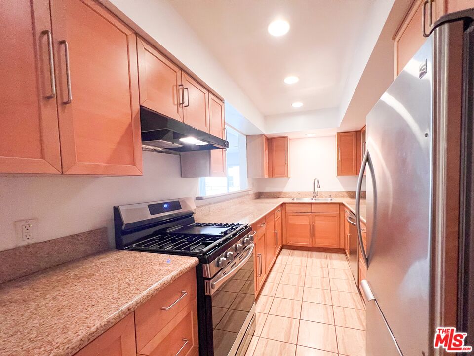 6752 Hillpark Dr Unit: 204