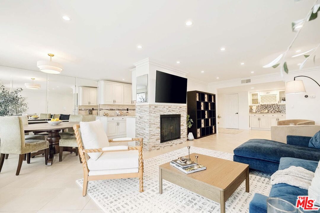 1215 Brockton Ave Unit: 203