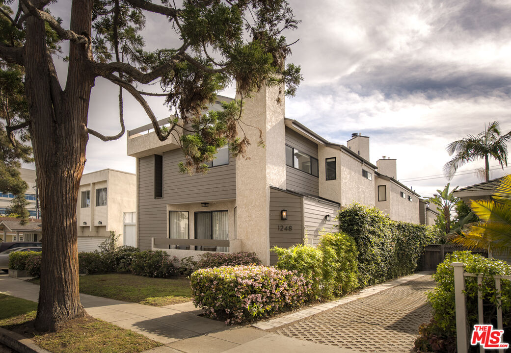 1248 23rd St Unit: 1