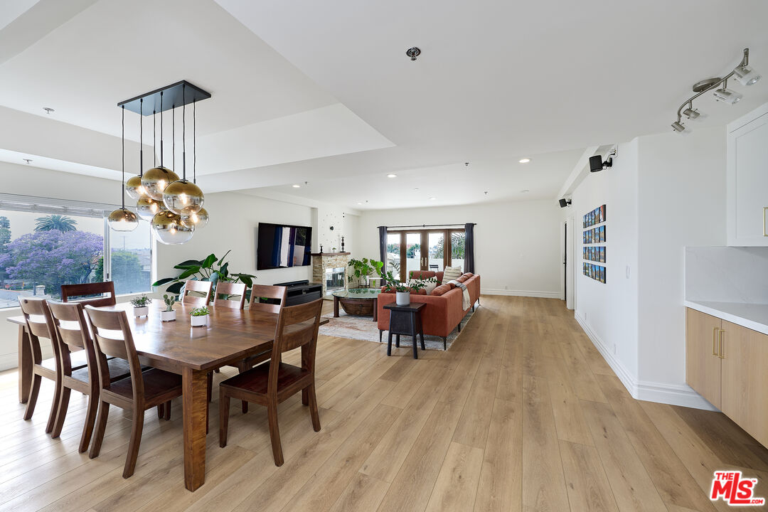 1714 Barry Ave Unit: D