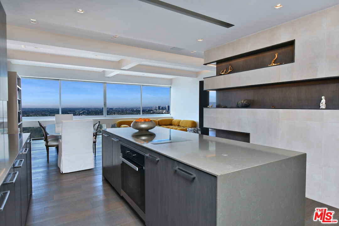 2220 Avenue Of The Stars Unit: 2606