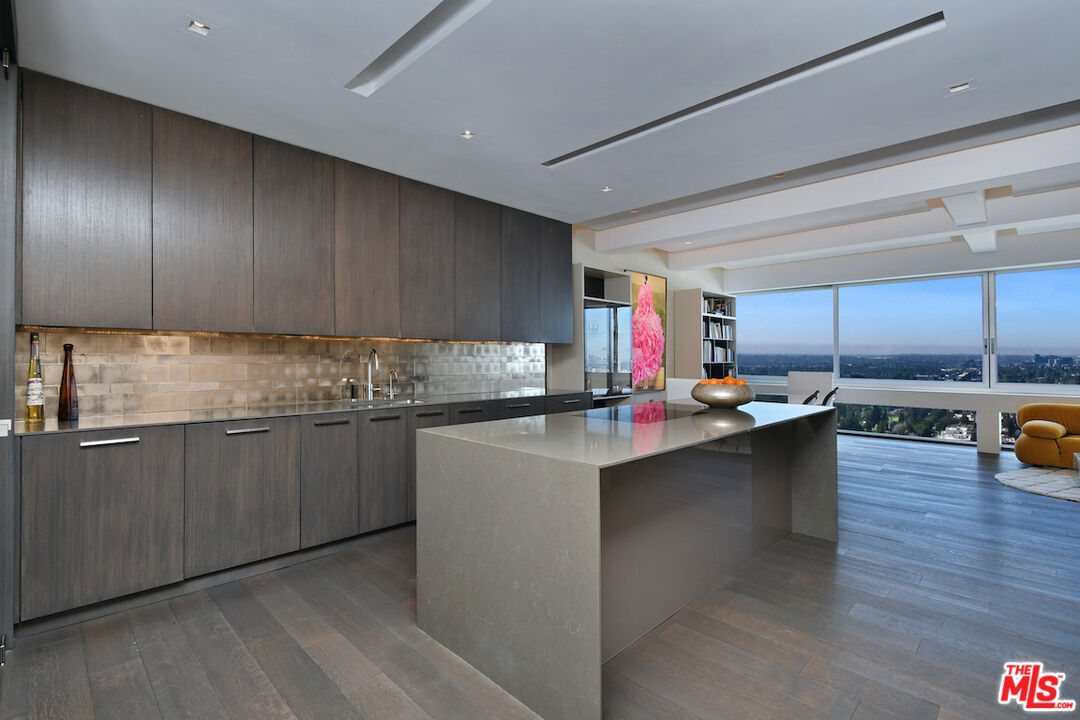 2220 Avenue Of The Stars Unit: 2606