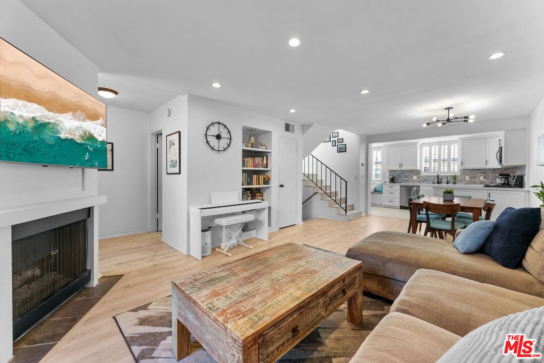 11574 Iowa Ave Unit: 109