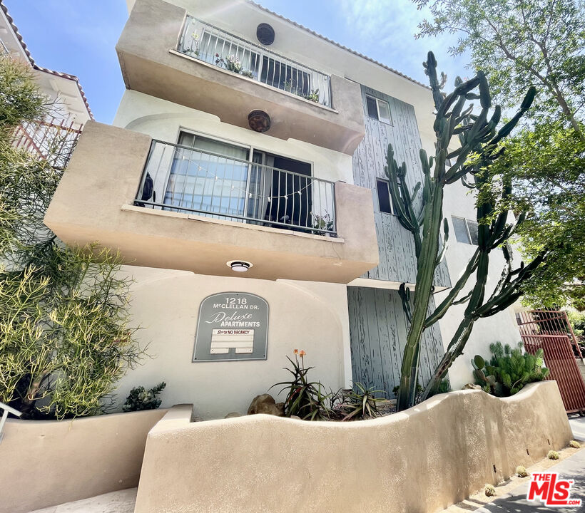 1218 Mcclellan Dr Unit: 201