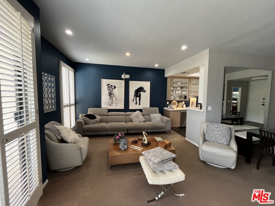 2175 S Beverly Glen Blvd Unit: 201