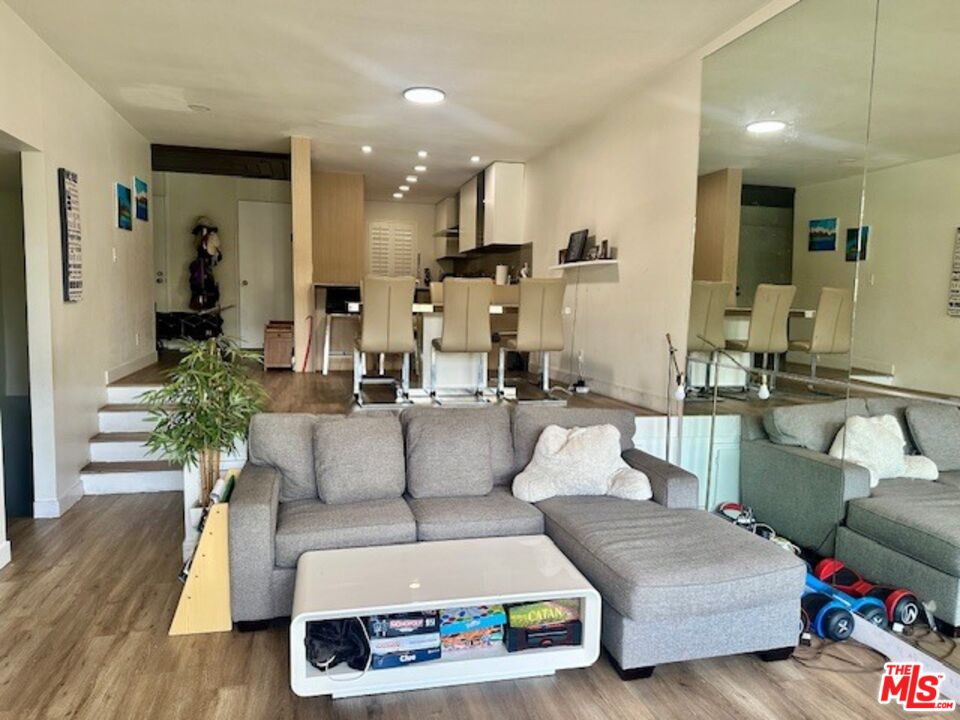 7217 Marina Pacifica Dr