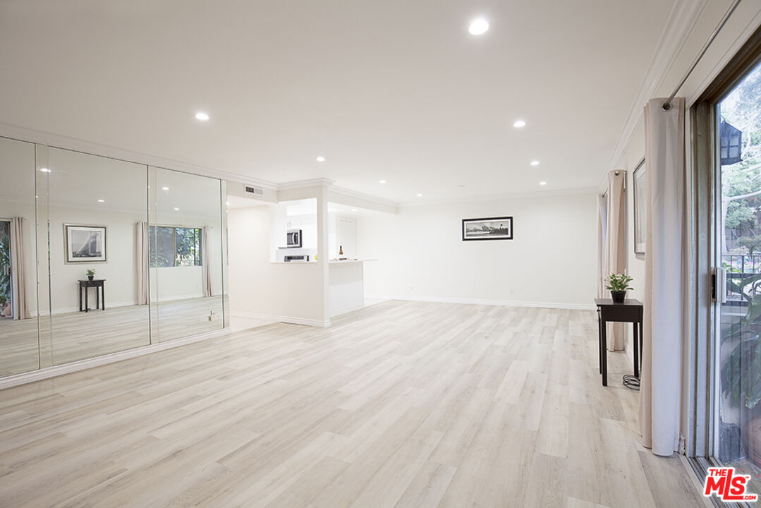 Photo of 6708 Hillpark Dr, Los Angeles, CA 90068