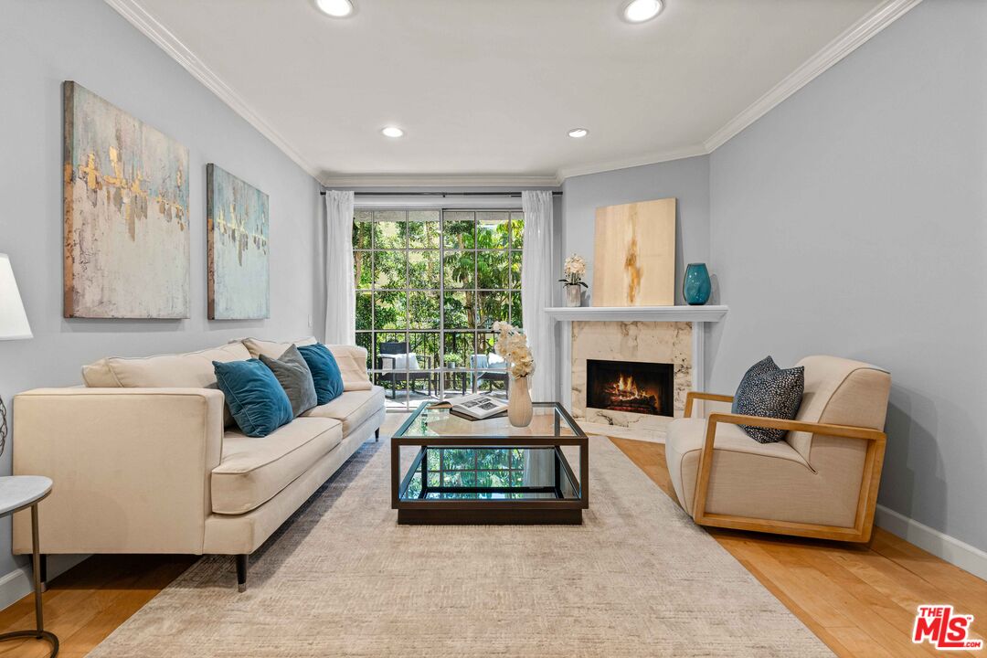 1375 Kelton Ave Unit: 206