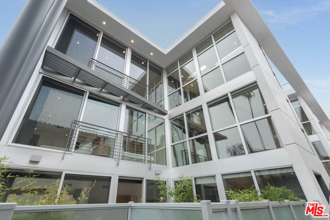 11962 GORHAM AVE Unit: 2