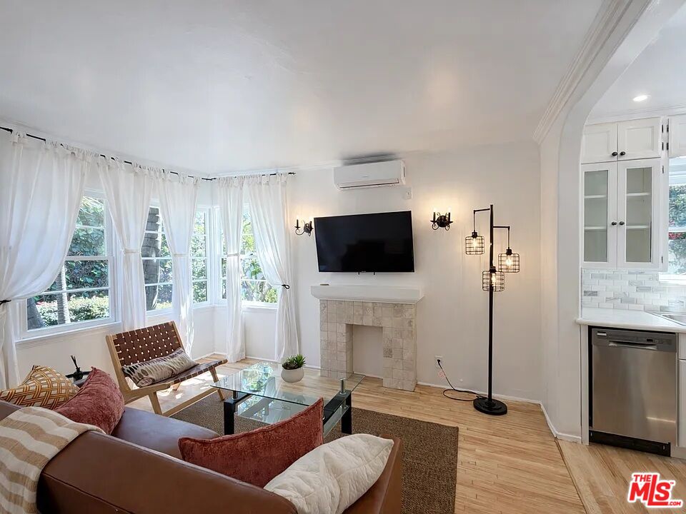 1144 15th St Unit: 4