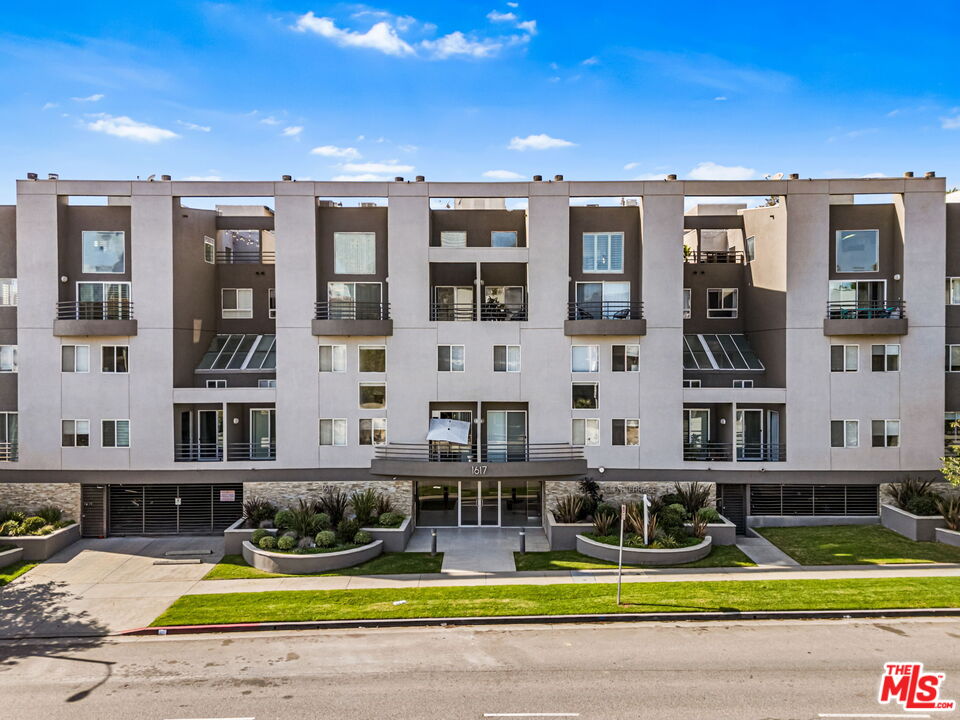 1617 S Beverly Glen Blvd Unit: 204