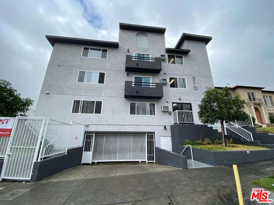 310 S Kenmore Ave Unit: 201