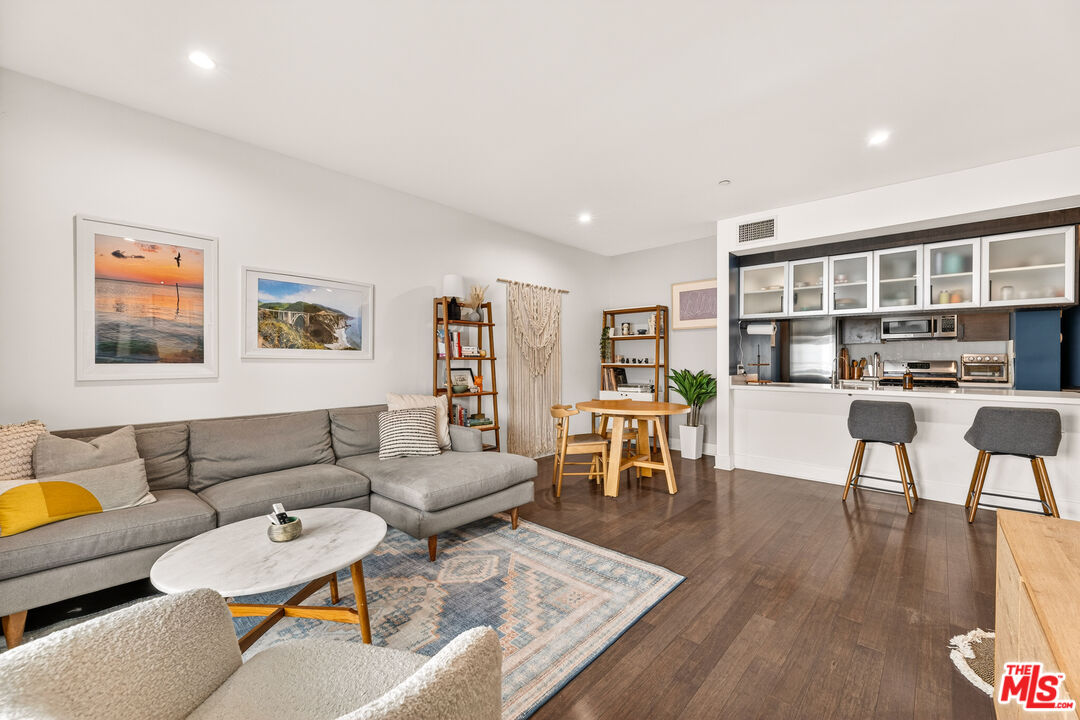 1700 Sawtelle Blvd Unit: 208