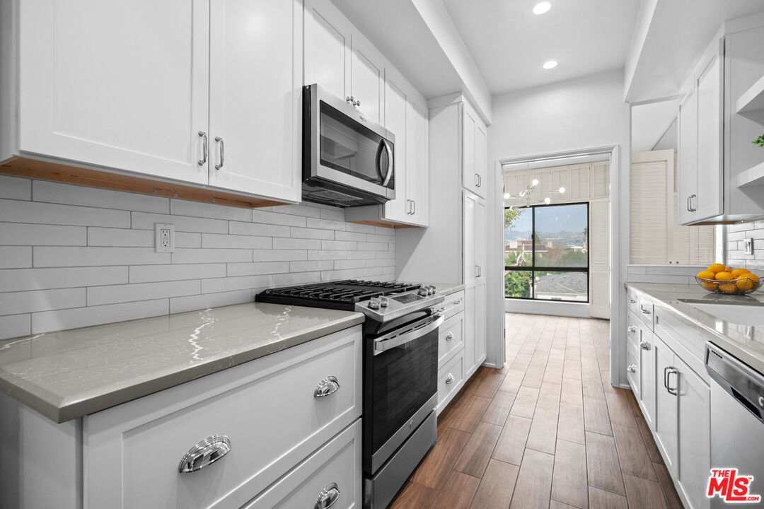 1167 Roxbury Dr Unit: 301