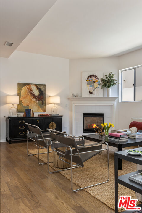 511 San Vicente Blvd Unit: 106