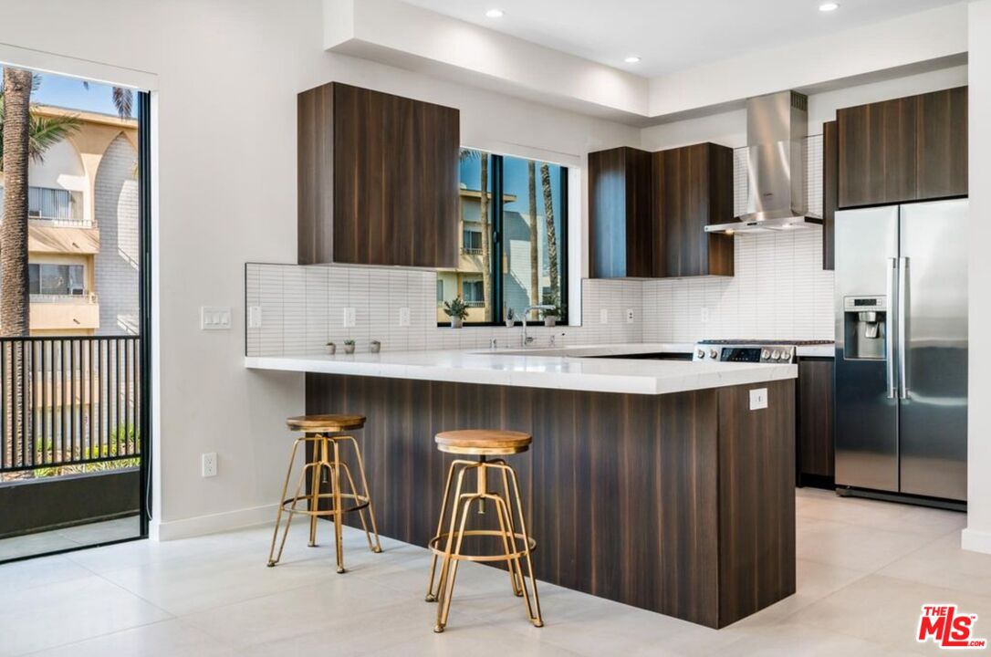 530 N Hayworth Ave Unit: 3/4