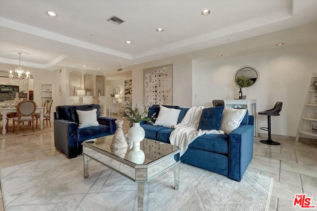 11952 Montana Ave Unit: 303