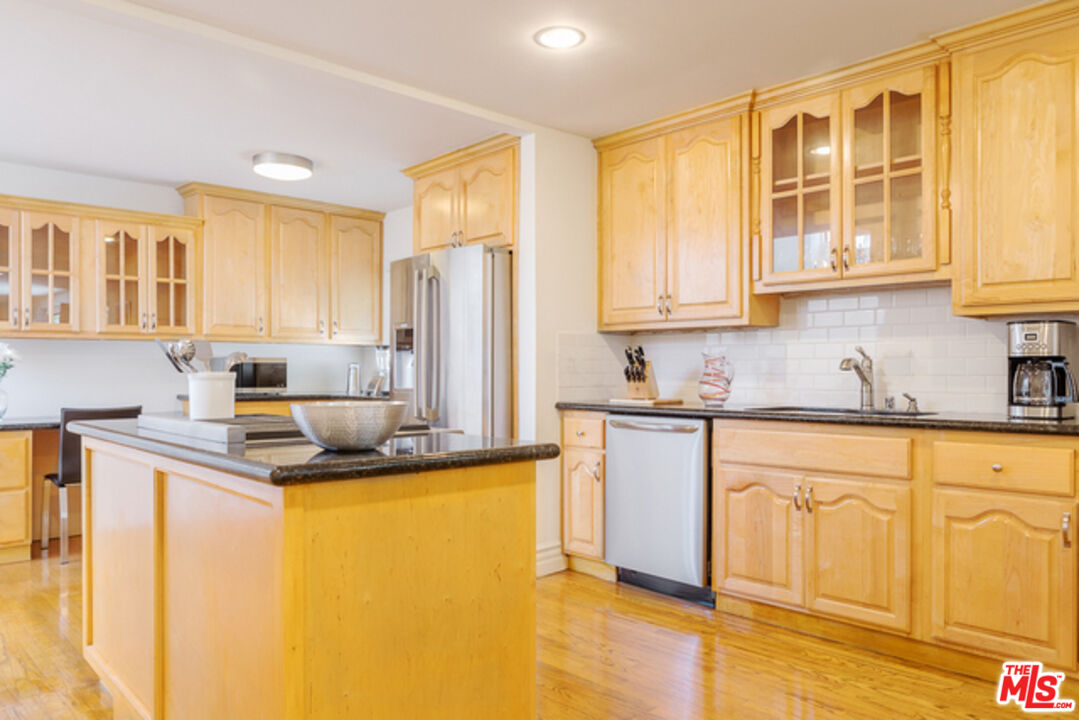 110 N Barrington Ave