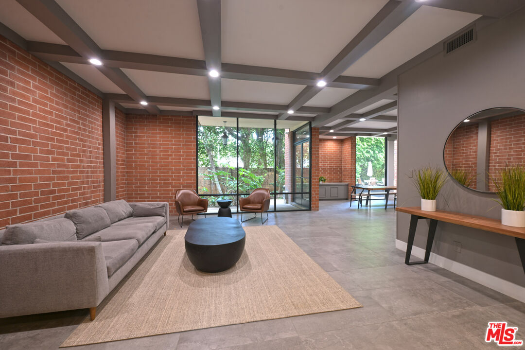 11750 W Sunset Blvd Unit: 116