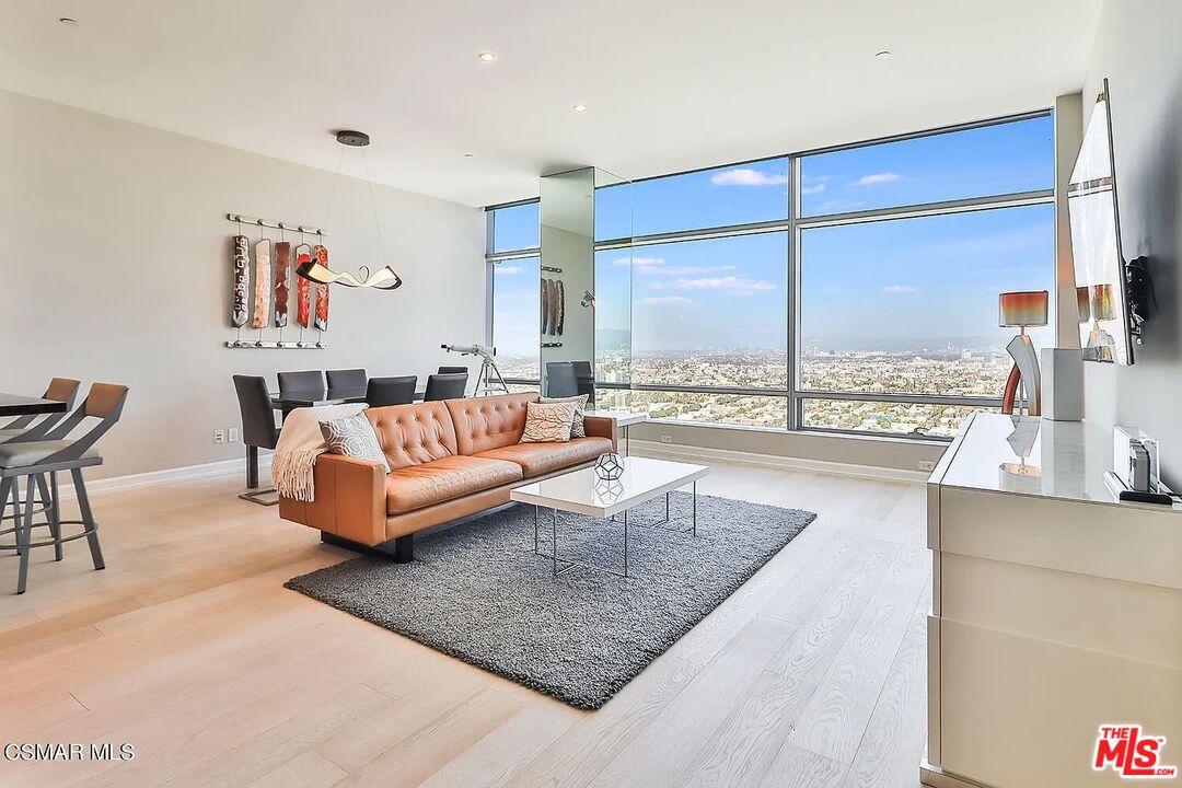 Photo of 900 W Olympic Blvd, Los Angeles, CA 90015