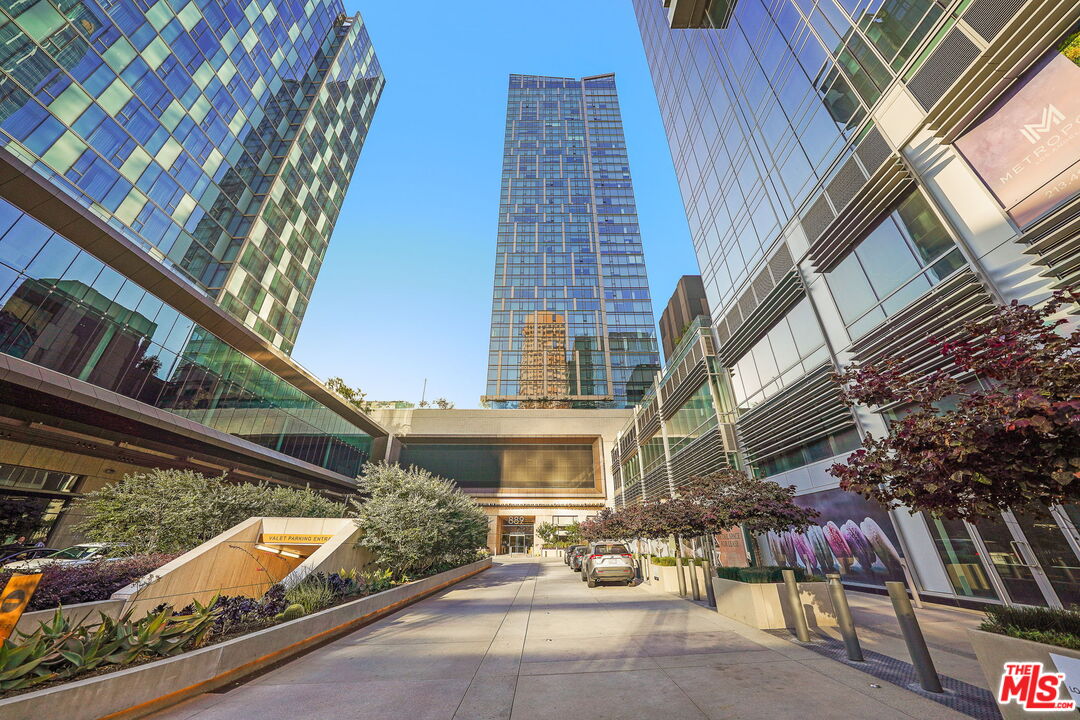 889 Francisco St Unit: 2602