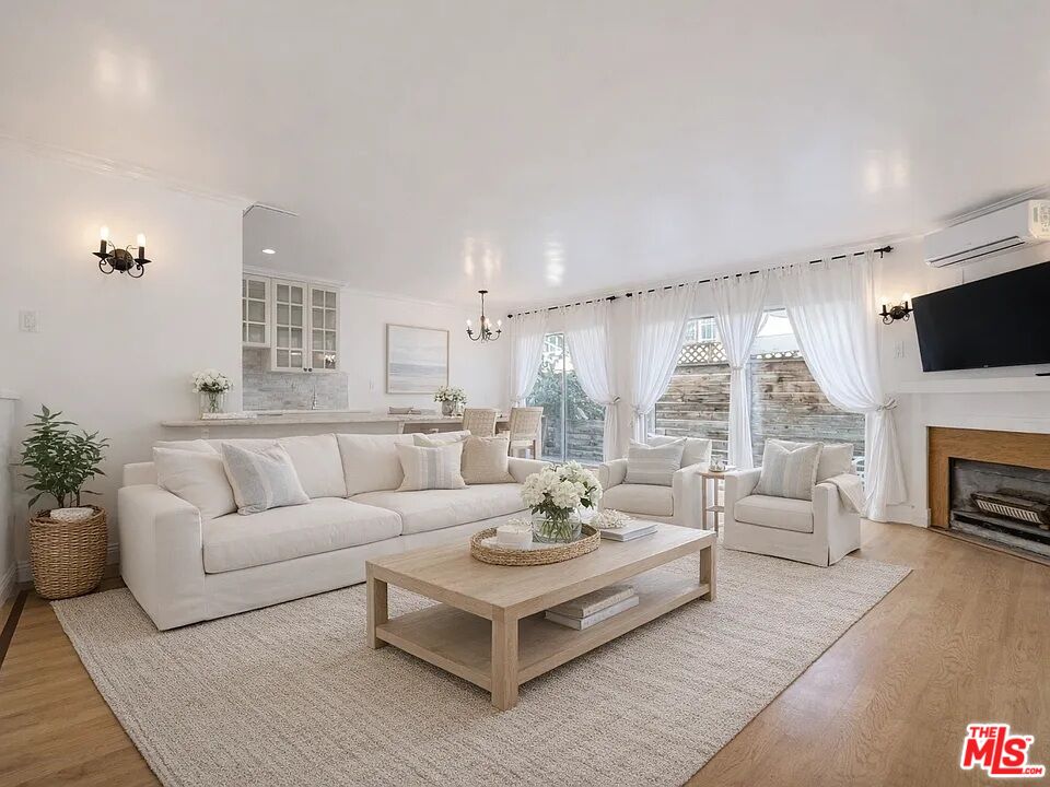 1141 19th St Unit: 2