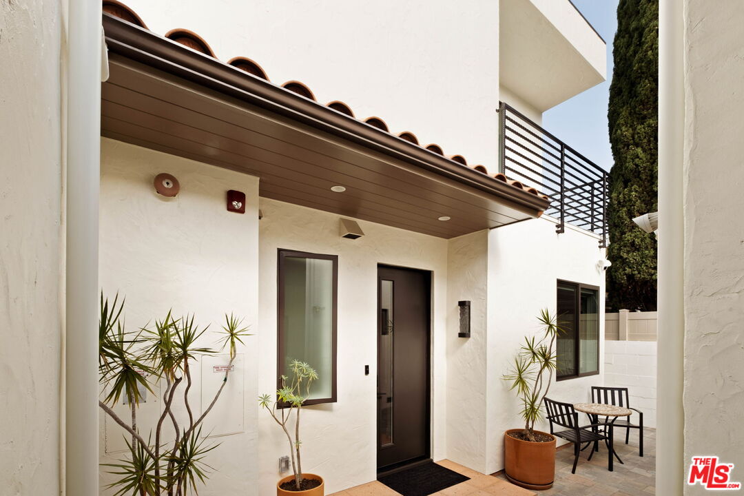 2325 27th St Unit: B