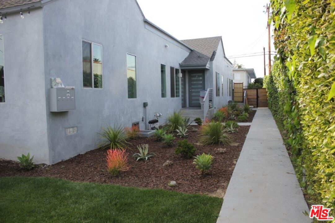 713 Vernon Ave Unit: 4