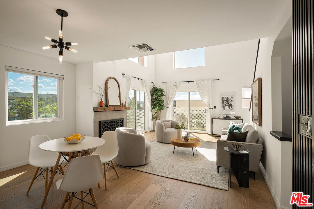 3439 Keystone Ave Unit: 1