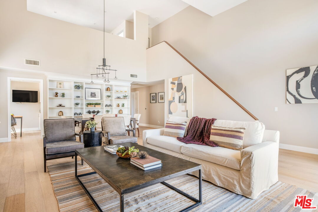 10511 Ashton Ave Unit: 305