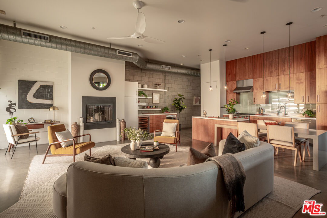 1534 17th St Unit: 105