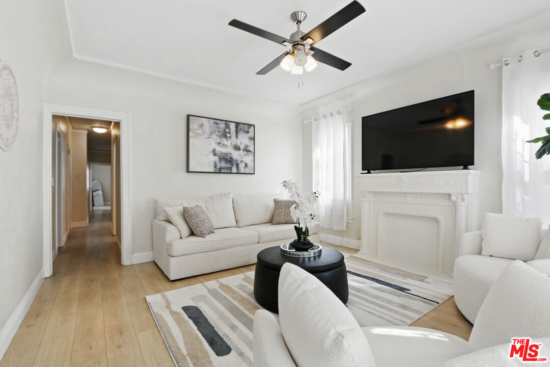 442 N Orange Grove AVE