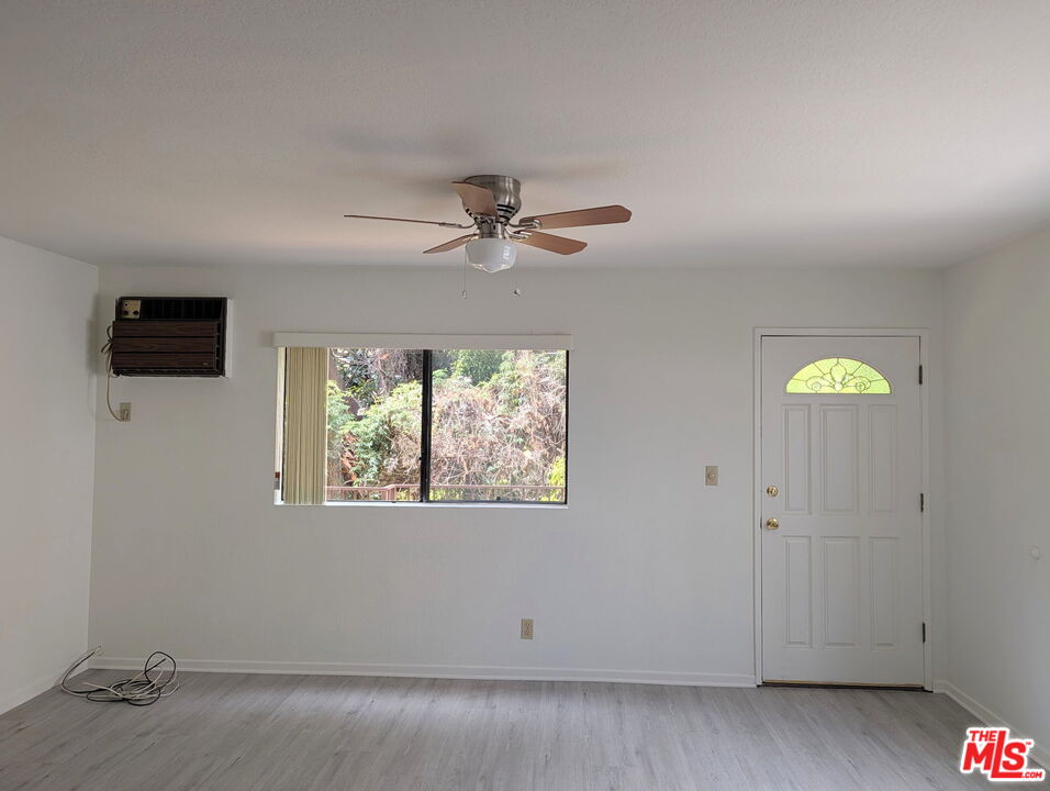 3988 Moore St Unit: 5