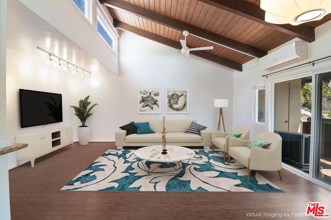 Photo of 4925 Indian Wood Rd, Culver City, CA 90230