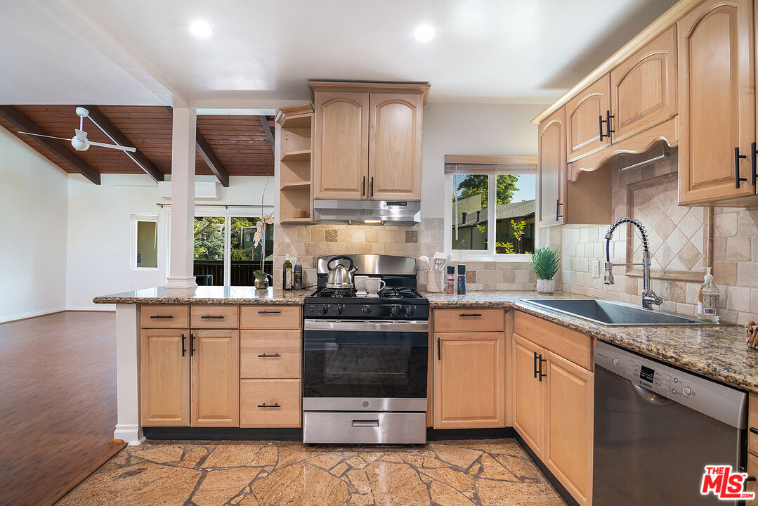 Photo of 4925 Indian Wood Rd, Culver City, CA 90230