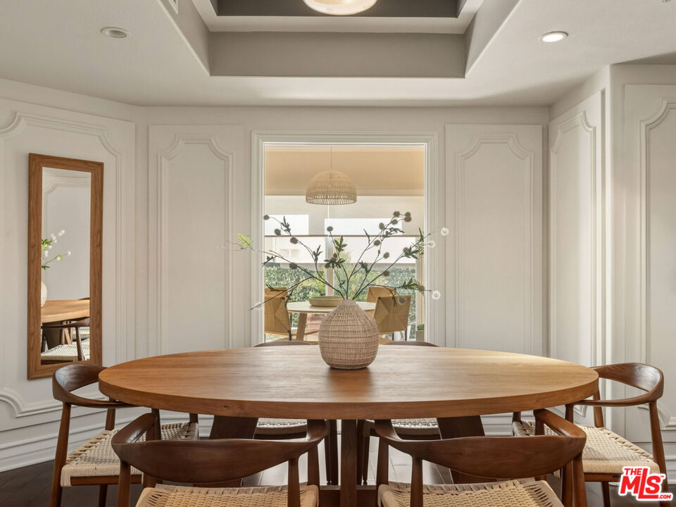 1717 S Barrington Ave Unit: 103