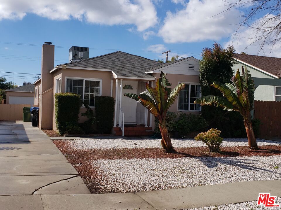 1729 S CARMELINA AVE