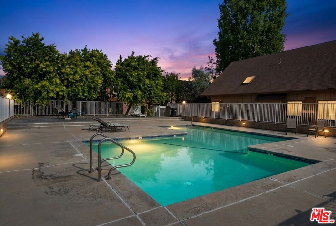 20111 Leadwell St Unit: 3