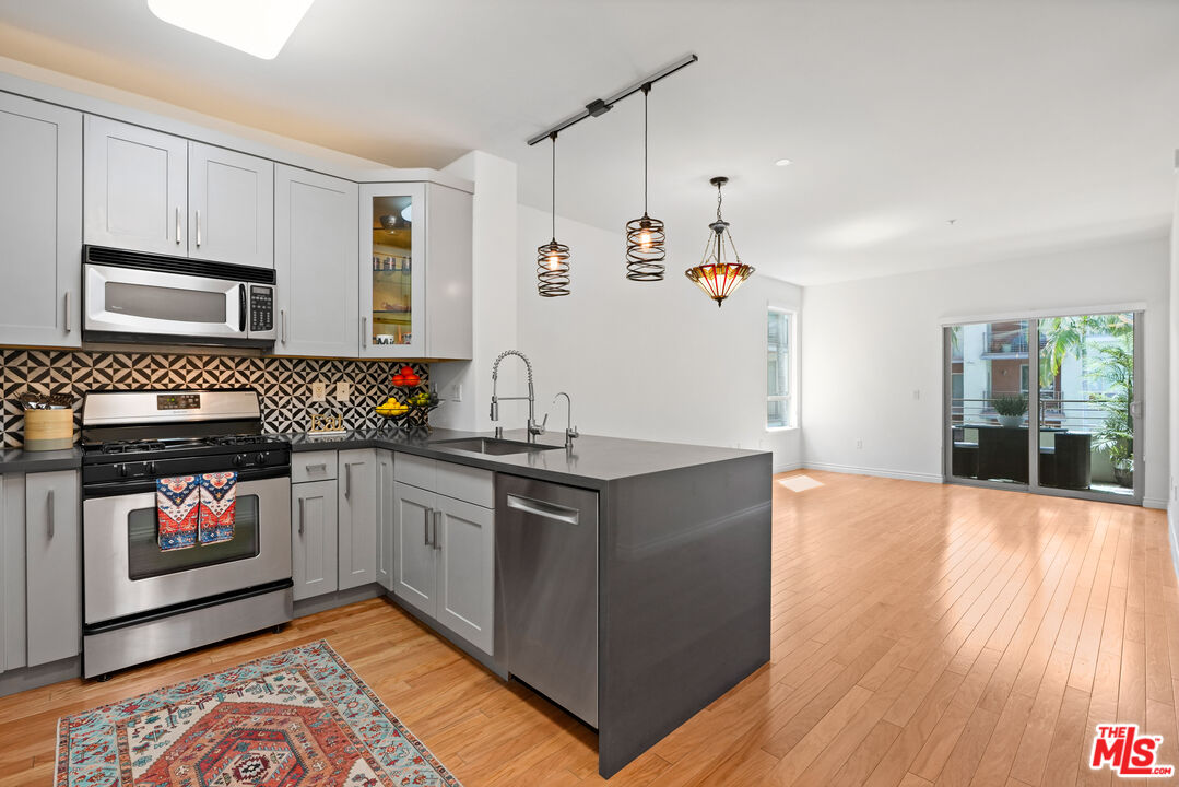 100 S Alameda St Unit: 341