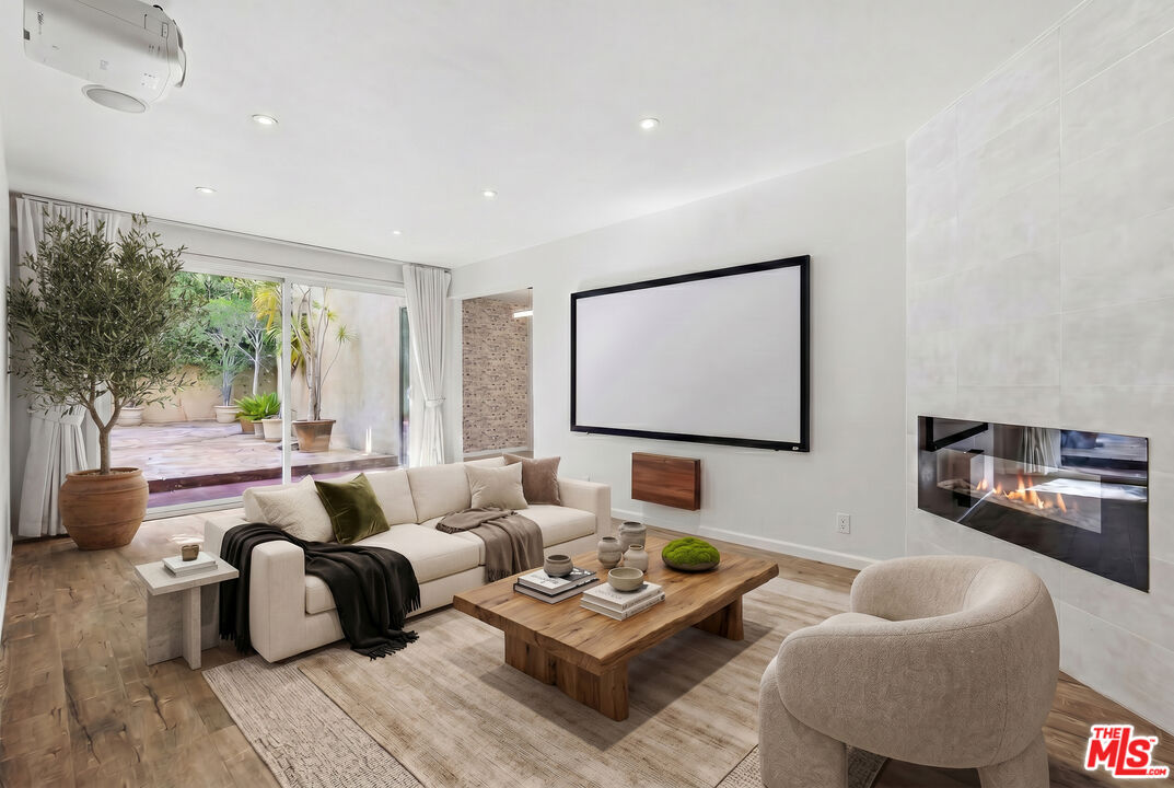 1557 S Beverly Glen Blvd Unit: 108