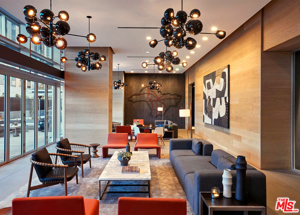 10000 Santa Monica Blvd Unit: PH205